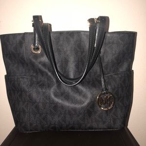 Michael Kors Jet Set Tote